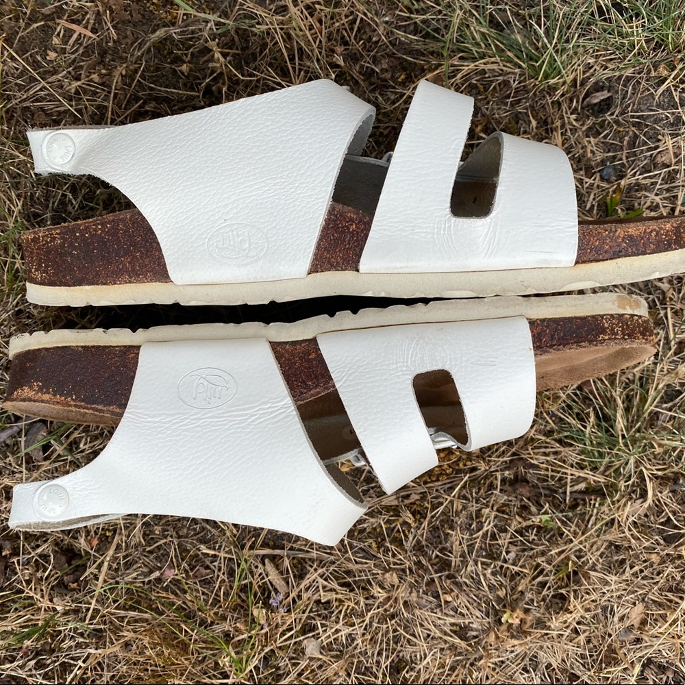 Naot 3-strap sandals with heel strap, white, size 41.